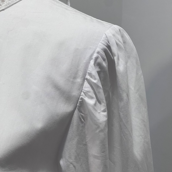NWT H&M Divided Lace Trimmed White Poplin Top Size Medium White - Picture 3 of 10